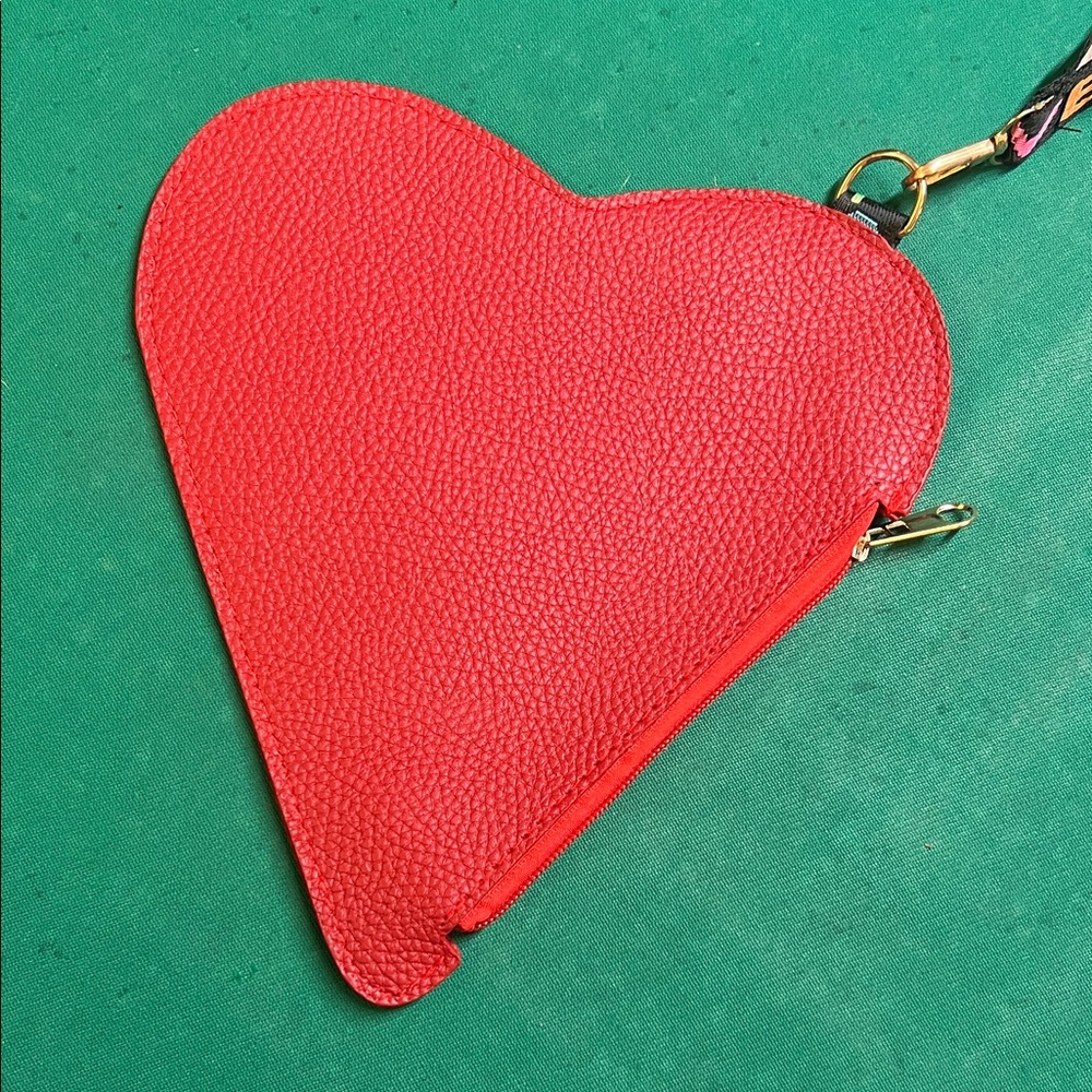 Heart-Shaped Red Clutch - Picture 5 of 8